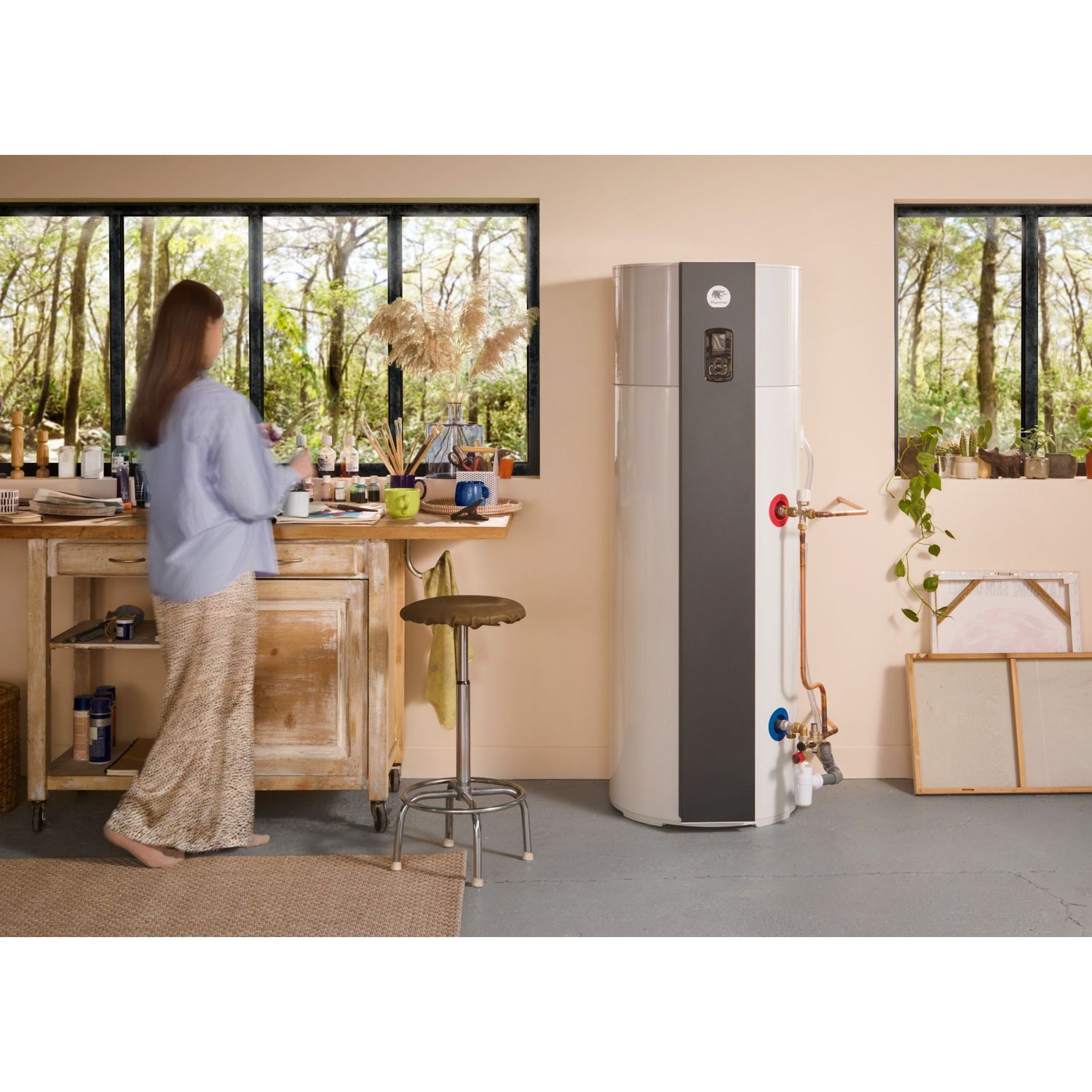 THERMOR Chauffe-eau thermodynamique AEROMAX 6 vertical sur socle blanc