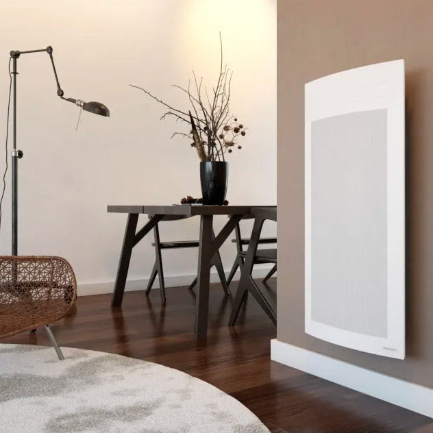 Radiateur Atlantic mural blanc dans salon moderne, marque Atlantic, type radiateur, couleur blanc