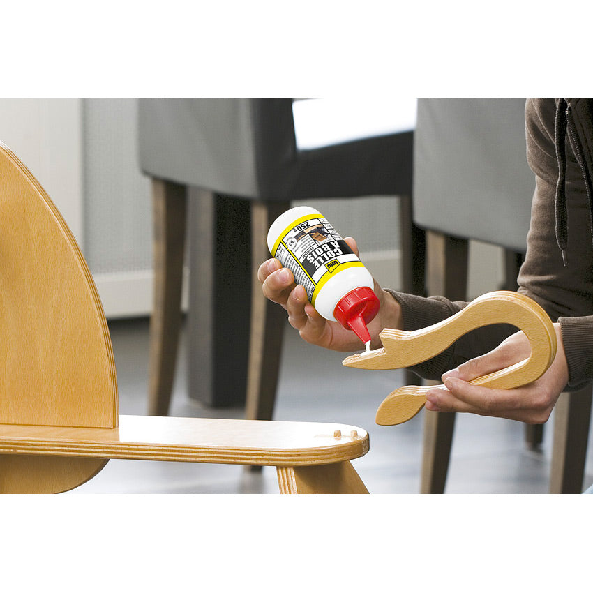 UHU Colle à bois express - Plus forte que le bois, résistante à l'humidité, D2, sans solvants, embout de précision, transparente, biberon 250g