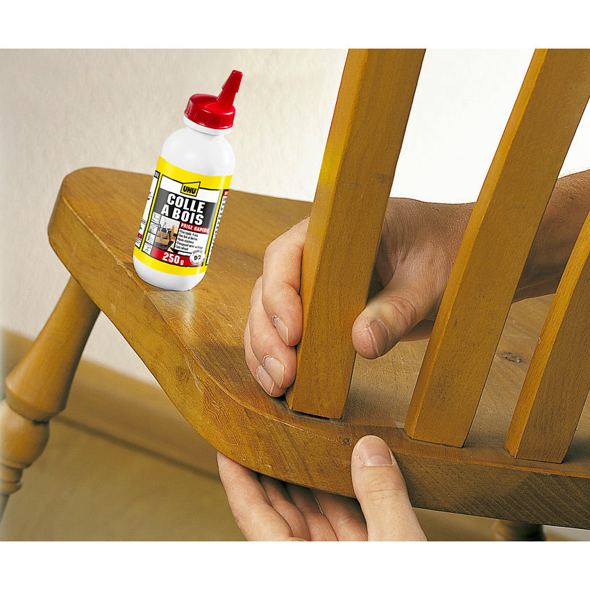 UHU Colle à bois express - Plus forte que le bois, résistante à l'humidité, D2, sans solvants, embout de précision, transparente, biberon 250g