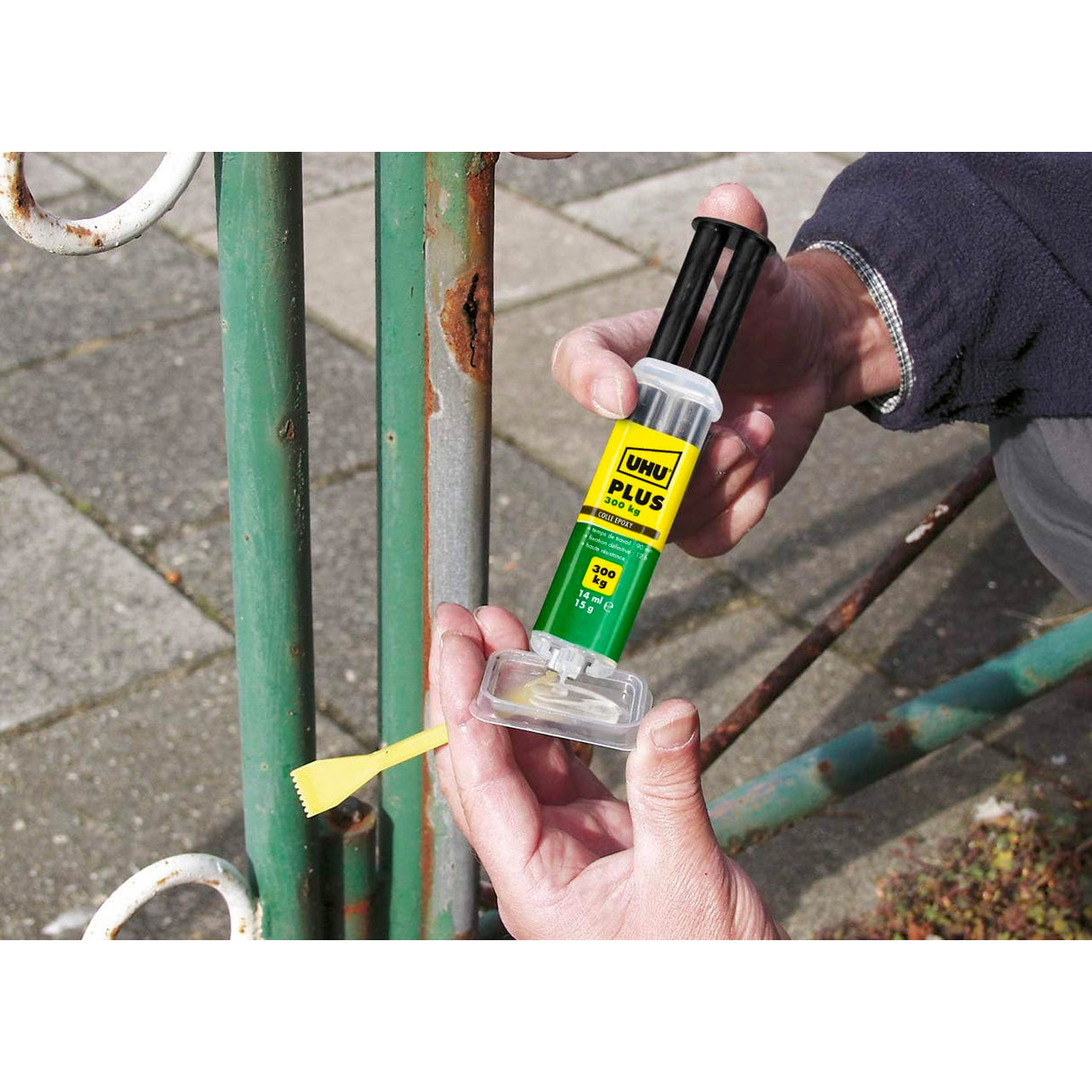 UHU Colle époxy plus - Colle époxy 2 composants, super forte, rapide et précise, serringue avec canule auto-mélangeuse, transparent, 15g