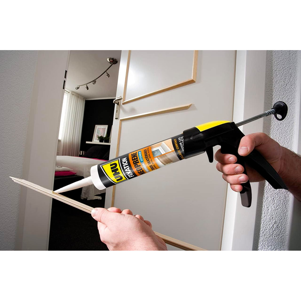 UHU Fixation néoprène - Colle extra forte & rapide pour une fixation facile et solide de toutes sortes de matériaux, beige, cartouche 350g