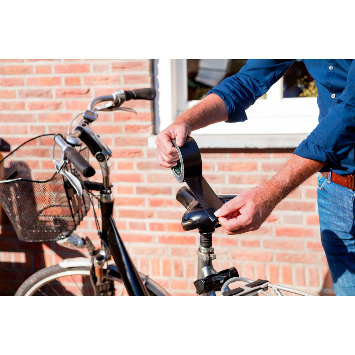 UHU Grizzly tape - Ruban adhésif toilé waterproof pour réparer, consolider, colmater, connecter, ultra fort et durable, noir, 10mx50mm