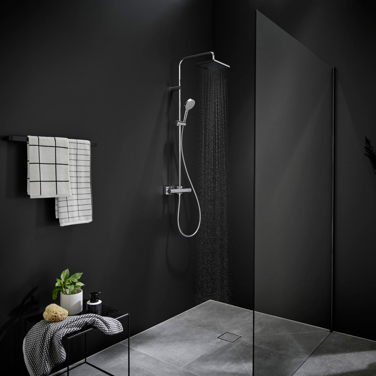 HANSGROHE Colonne de douche 230 1 jet EcoSmart avec mitigeur thermostatique de douche Vernis Shape 26097000