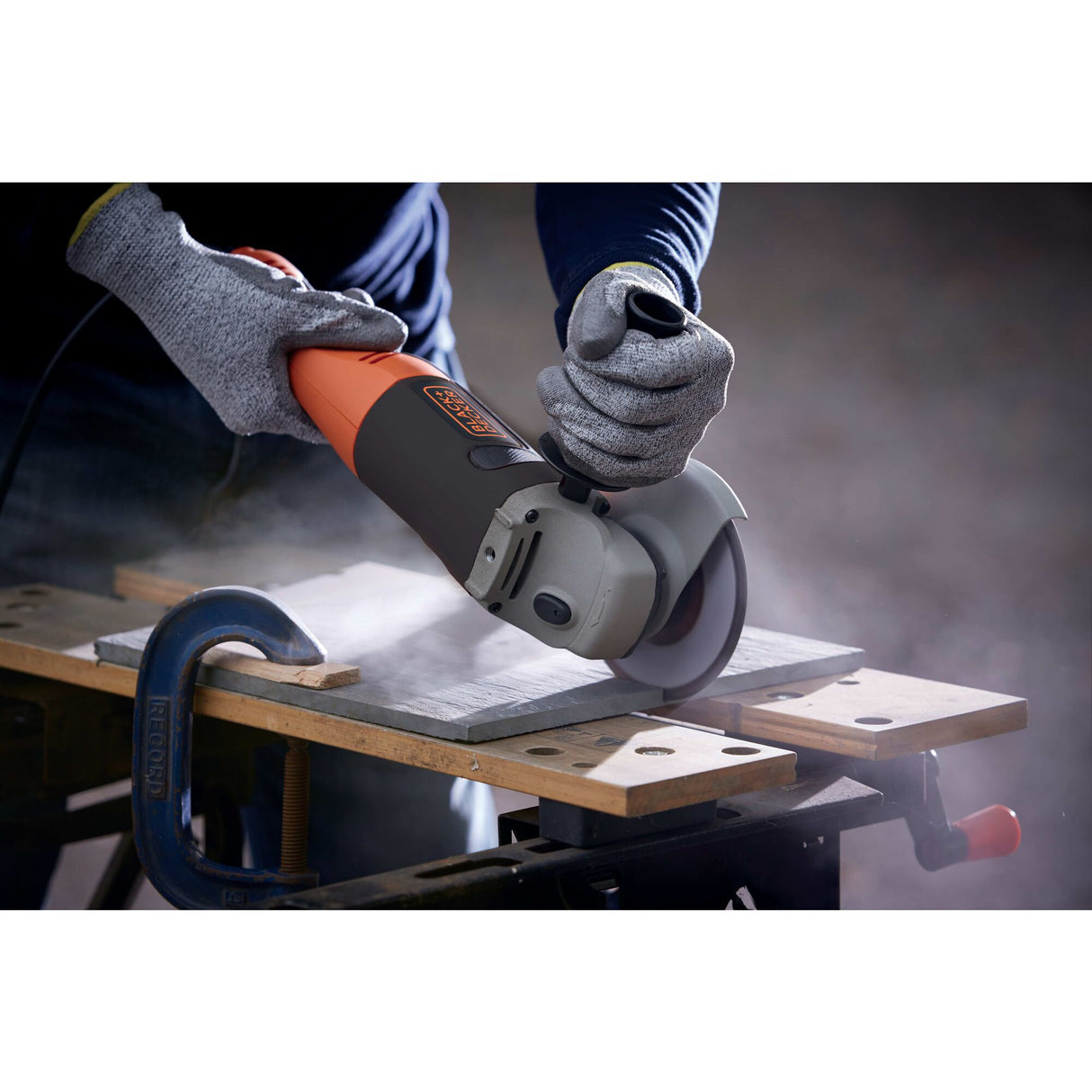 BLACK+DECKER Meuleuse d'angle filaire 1200W 125mm en coffret KG1202K-QS