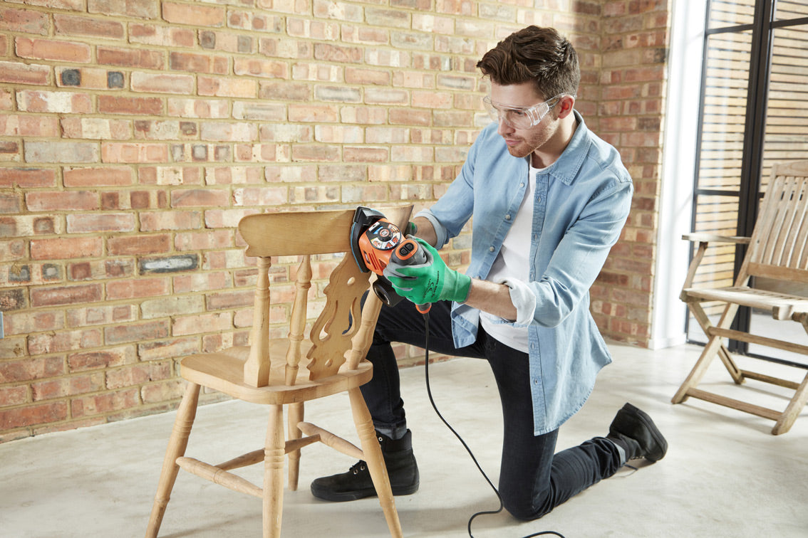 BLACK+DECKER Multiponceuse filaire Autoselect 220 W avec 21 accessoires KA280LKA-QS