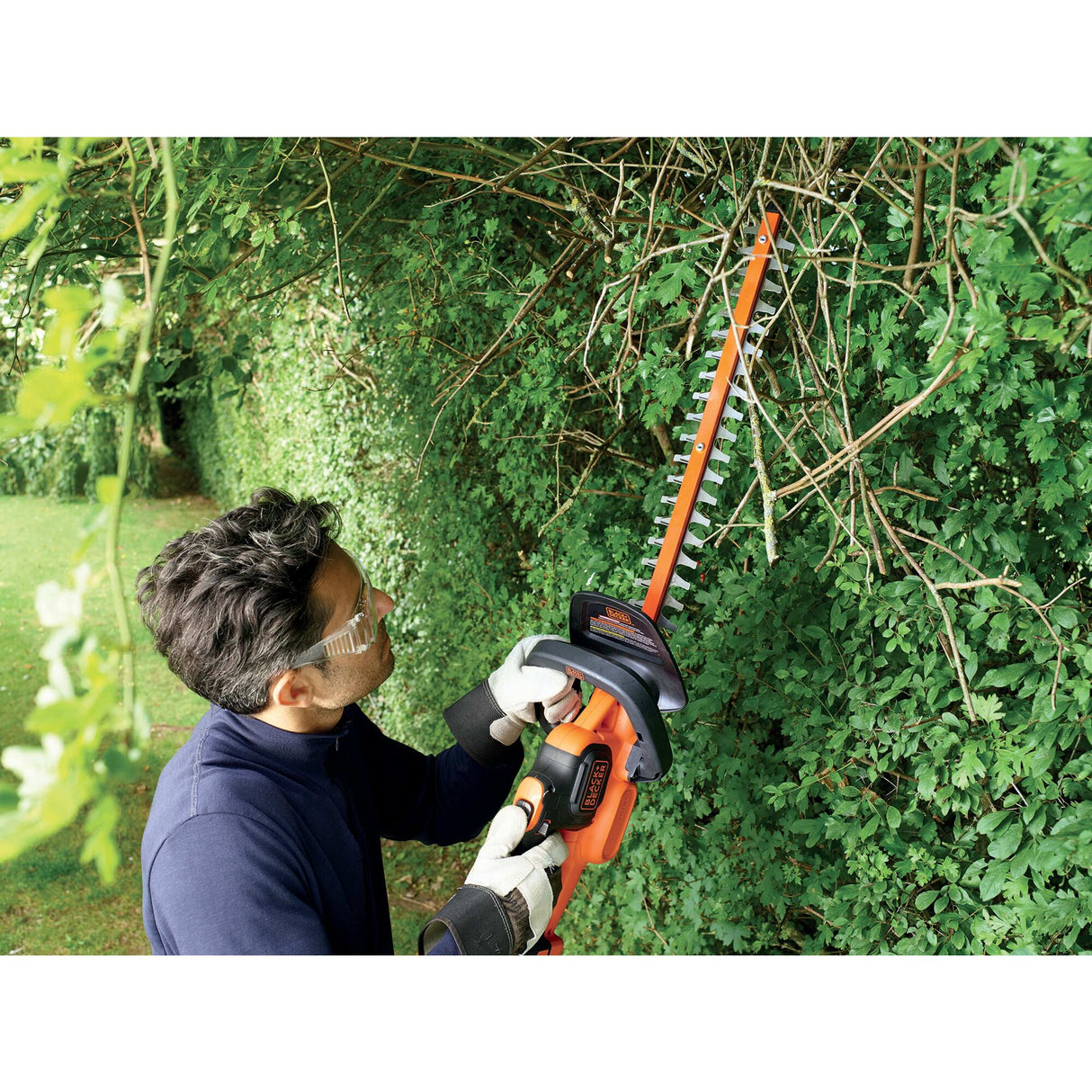 BLACK+DECKER Taille-haies sans fil 18V lame 45cm sans batterie GTC18452PCB-XJ