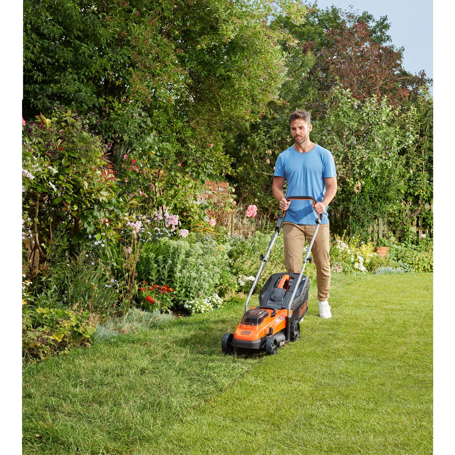 BLACK+DECKER Tondeuse 33cm sans fil 36V avec 1 batterie 2,5Ah BCMW3336L1-QW