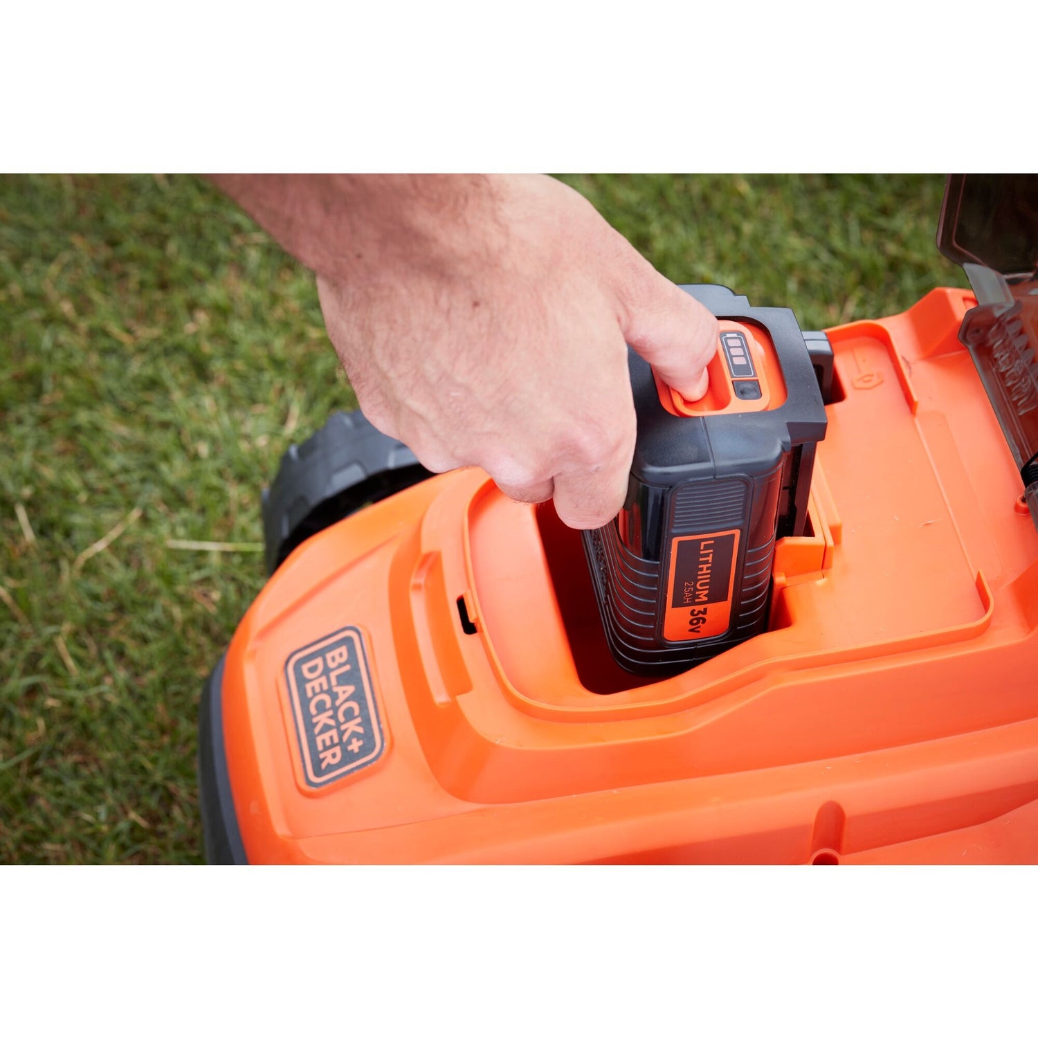 BLACK+DECKER Tondeuse 33cm sans fil 36V avec 1 batterie 2,5Ah BCMW3336L1-QW