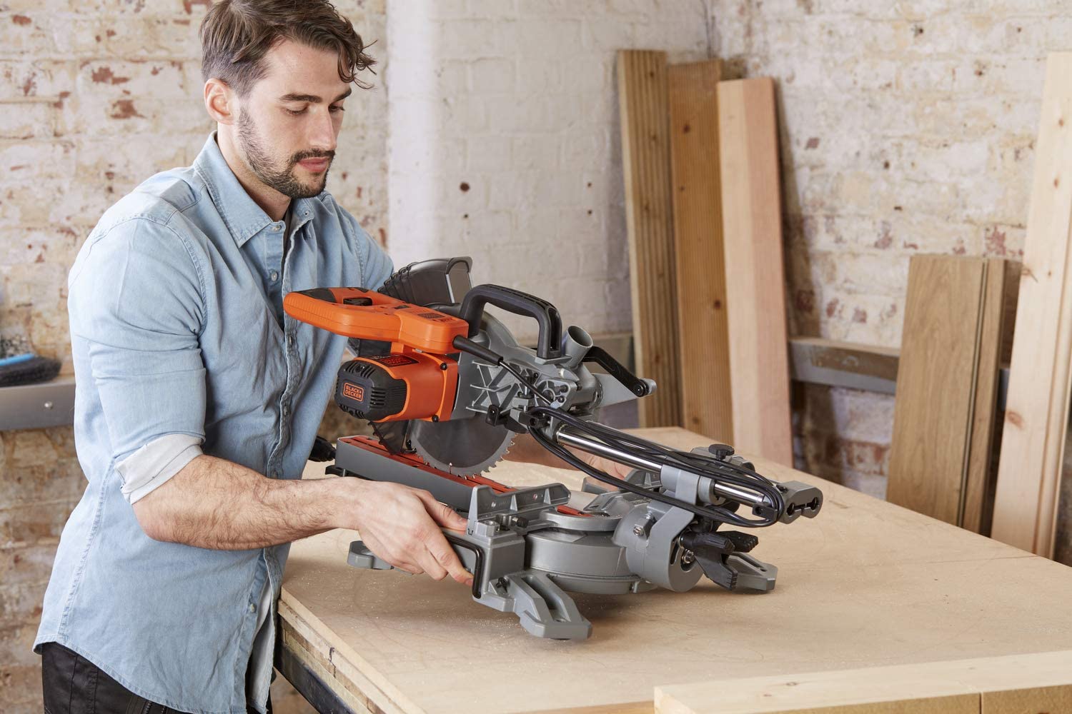 BLACK+DECKER Scie à onglet radiale 1600W BES700-QS