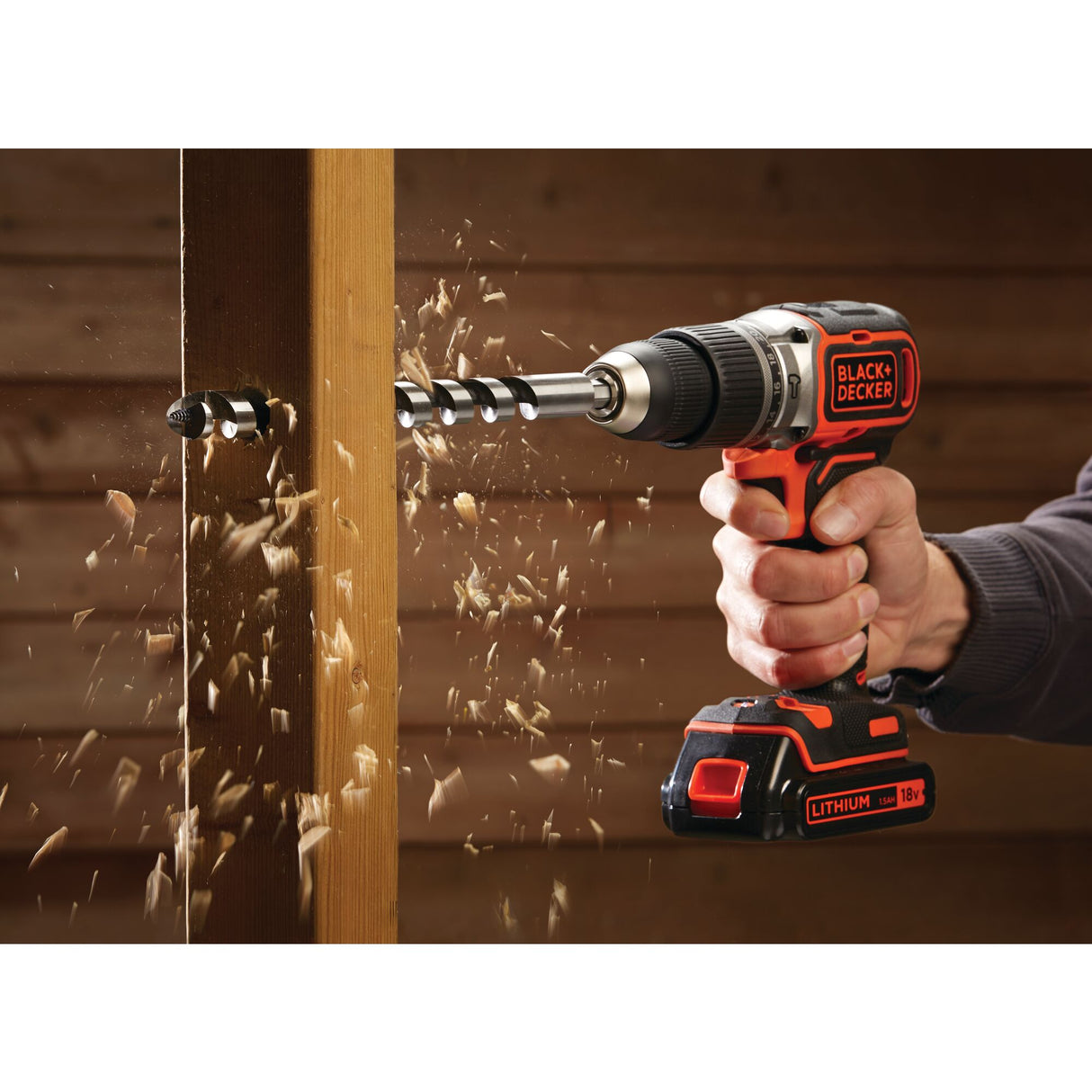 BLACK+DECKER Perceuse à percussion sans fil Brushless 18V batterie 4Ah et 2,5Ah avec 50 accessoires BL188ME2SA-QW