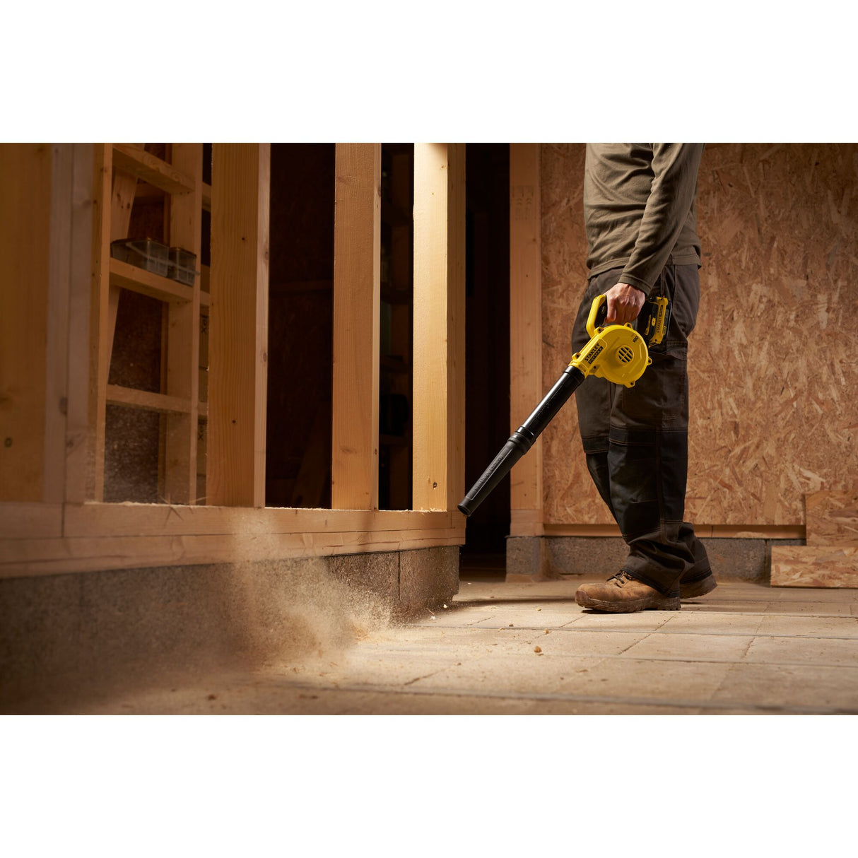 STANLEY FATMAX Souffleur sans fil 18V 288 km/h sans batterie V20 SFMCBL01B-XJ