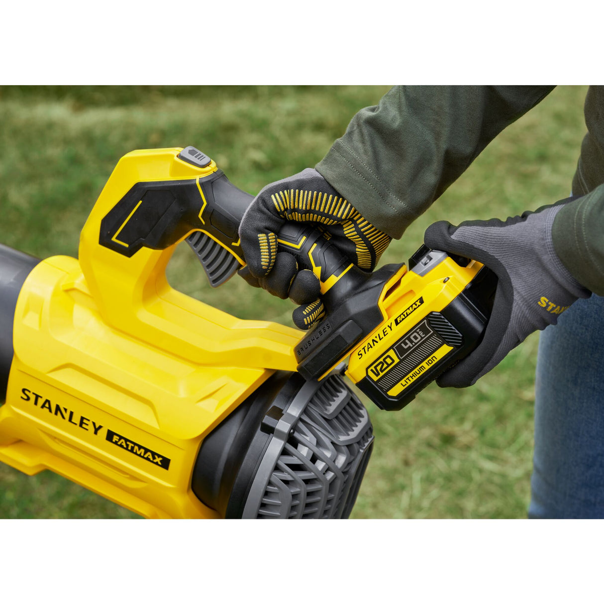 STANLEY FATMAX Souffleur Axial 18V Brushless avec batterie V20 SFMCBL730B-XJ
