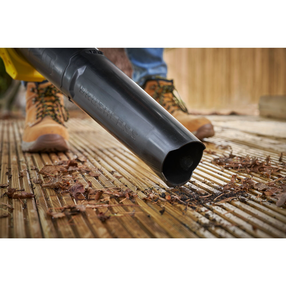 STANLEY FATMAX Souffleur Axial 18V Brushless avec batterie V20 SFMCBL730B-XJ