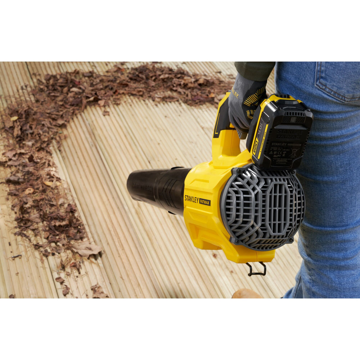 STANLEY FATMAX Souffleur Axial 18V Brushless avec batterie V20 SFMCBL730B-XJ