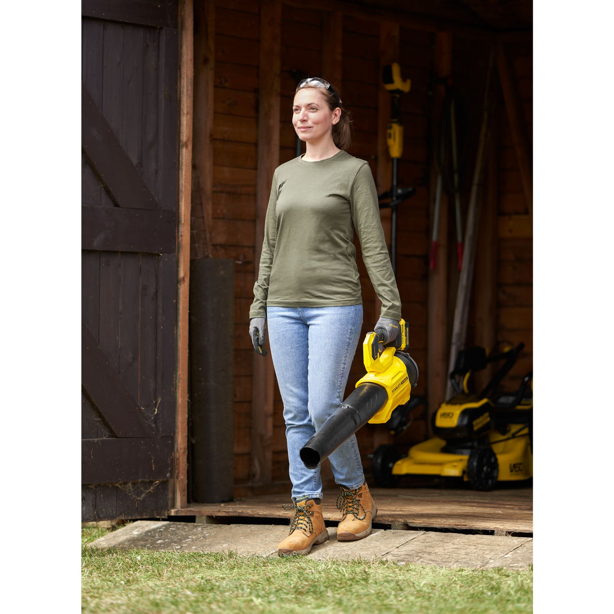 STANLEY FATMAX Souffleur Axial 18V Brushless avec batterie V20 SFMCBL730B-XJ