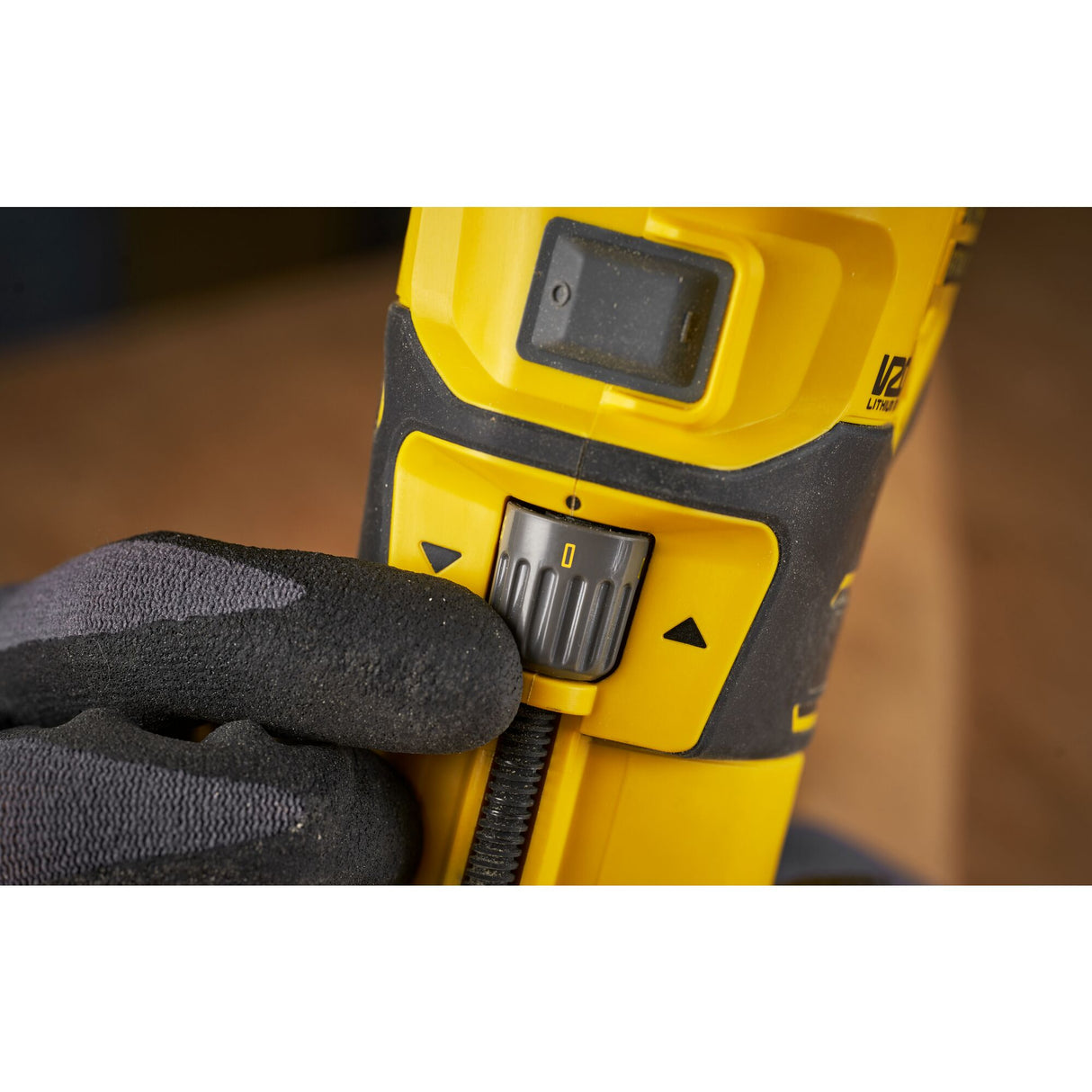 STANLEY FATMAX Affleureuse Brushless 18V sans batterie V20 SFMCW400B-XJ