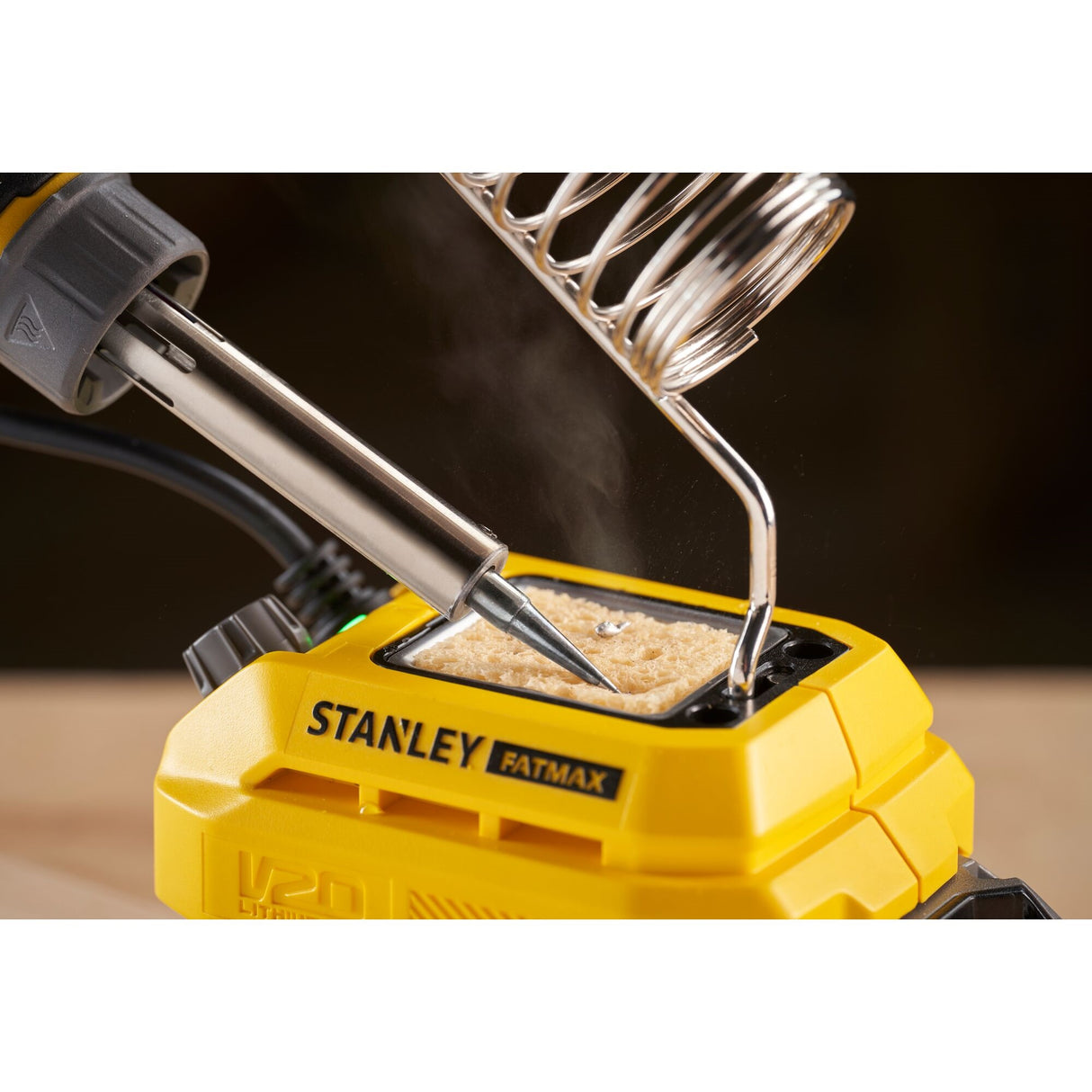 STANLEY FATMAX Fer à souder sans fil 18V sans batterie V20 SFMCE040B-XJ