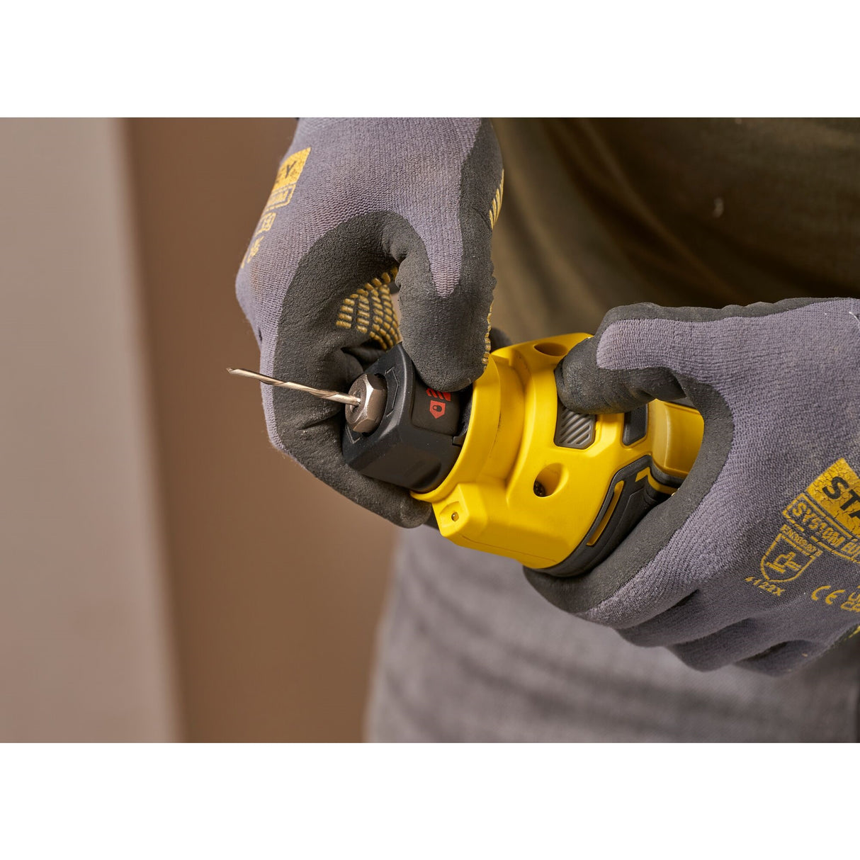 STANLEY FATMAX Fraiseuse plâtre sans fil 18V sans batterie V20 SFMCE200B-XJ