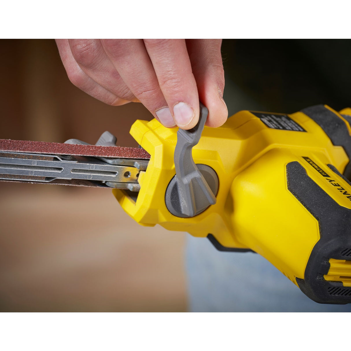 STANLEY FATMAX Lime électrique sans fil 18V 13mm 2 batteries 2Ah SFMCE210D2K-QW