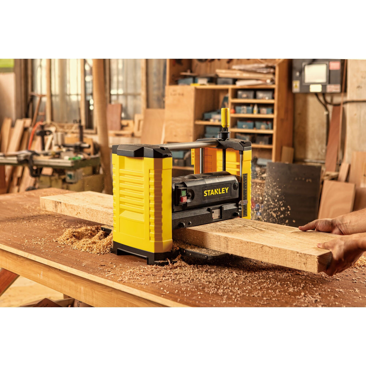 STANLEY Rabot de chantier filaire 1800W STP18-QS