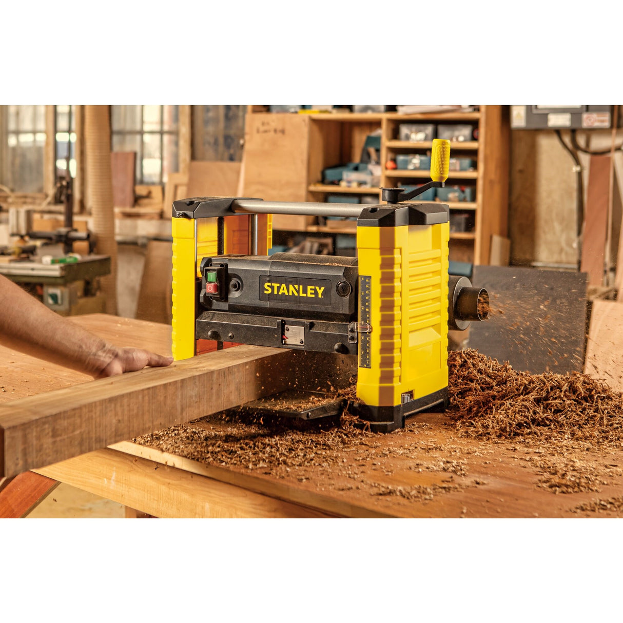 STANLEY Rabot de chantier filaire 1800W STP18-QS