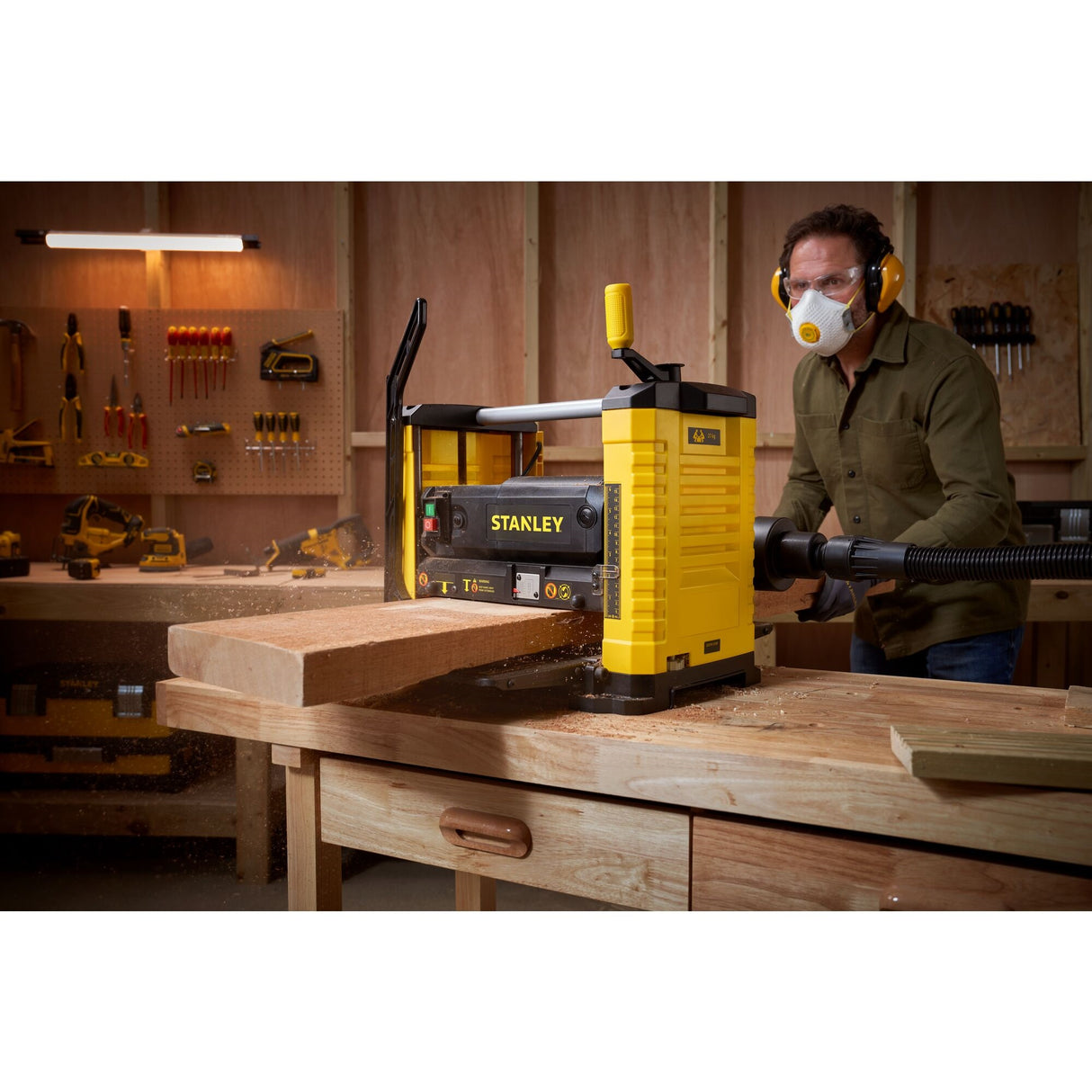STANLEY Rabot de chantier filaire 1800W STP18-QS