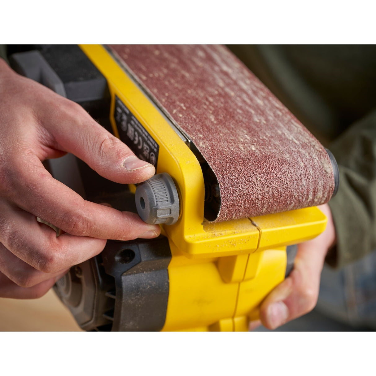 STANLEY FATMAX Ponceuse à bande sans fil 18V sans batterie V20 SFMCW223B-XJ