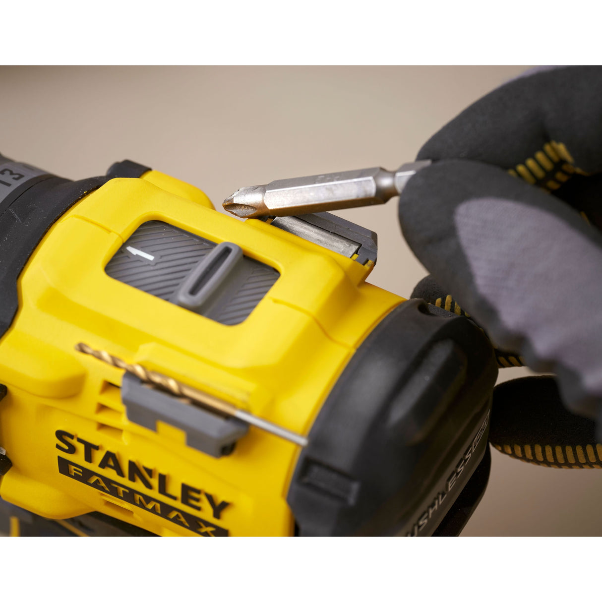 STANLEY FATMAX Perceuse-visseuse 80Nm Brushless Lithium 18V 2 batteries 2 Ah V20 SFMCD725D2K-QW