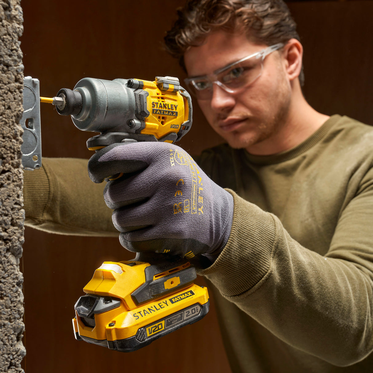 STANLEY FATMAX Visseuse à impacts 203Nm Brushless Lithium 18V 2 batteries 2Ah V20 SFMCF830D2K-QW