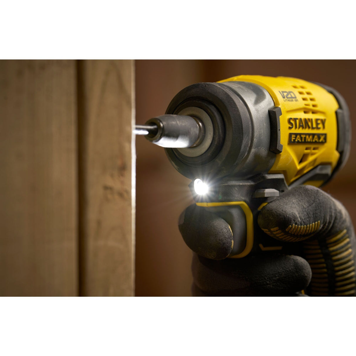STANLEY FATMAX Boulonneuse à chocs 224Nm Brushless 18V sans batterie V20 SFMCF910B-XJ
