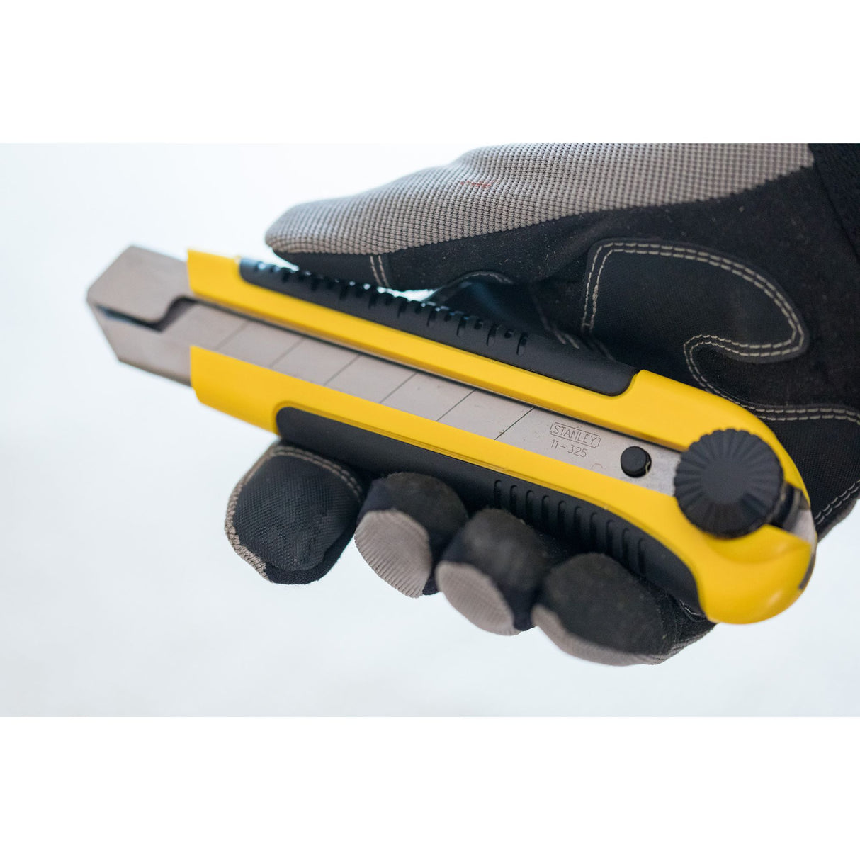 STANLEY Cutter 25mm bimatière sécable en 7 segments 1-10-425