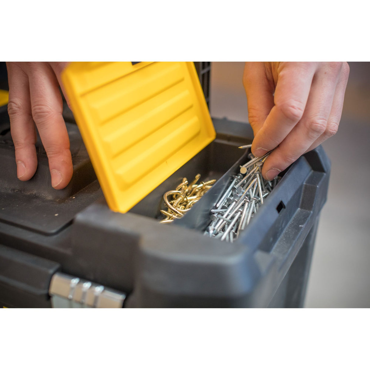 STANLEY Servante 3 en 1 boite à outils et panier porte-outil détachables avec coffre STST1-80151