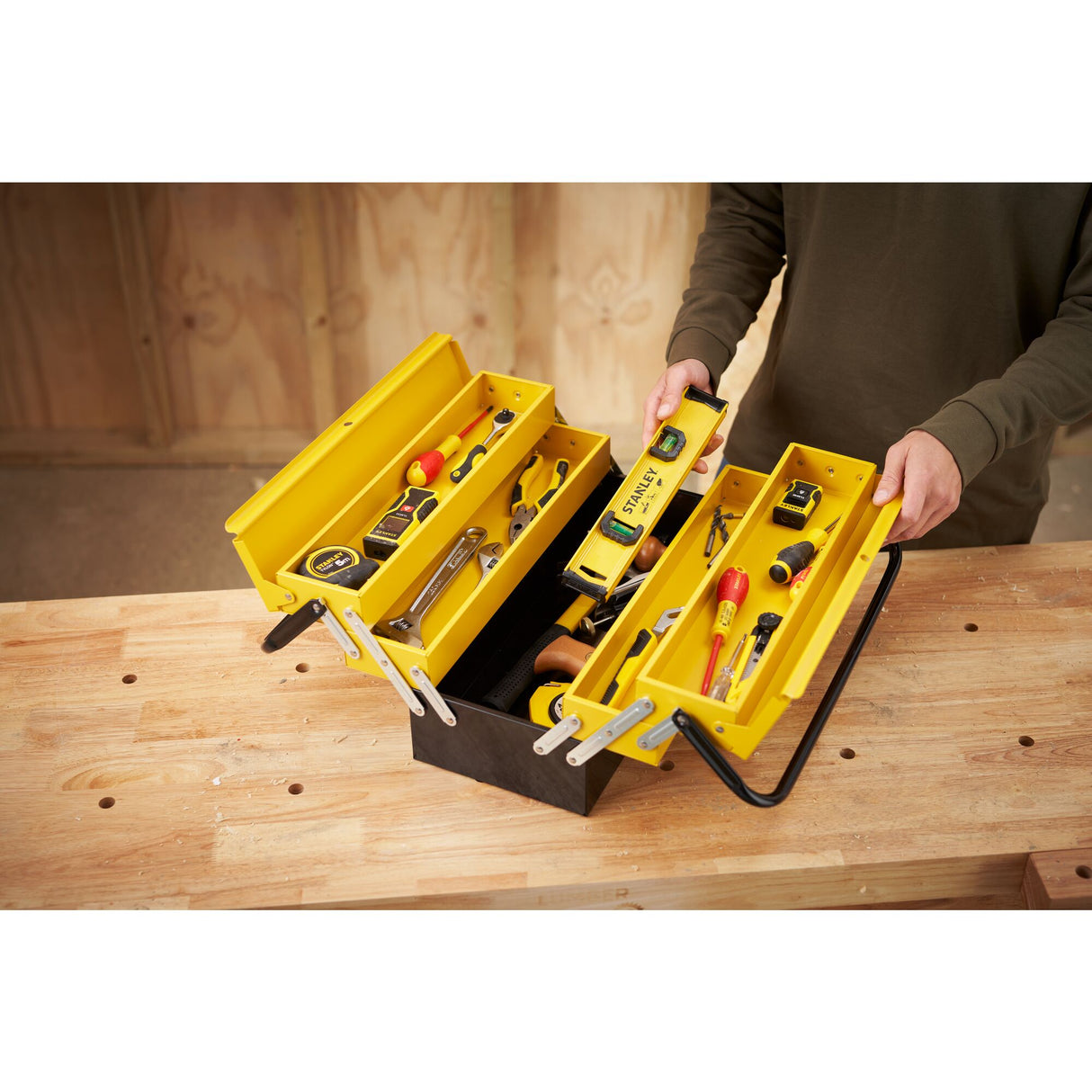 STANLEY Boite à outils grand volume métal 46x20,8x20,8cm 1-94-738