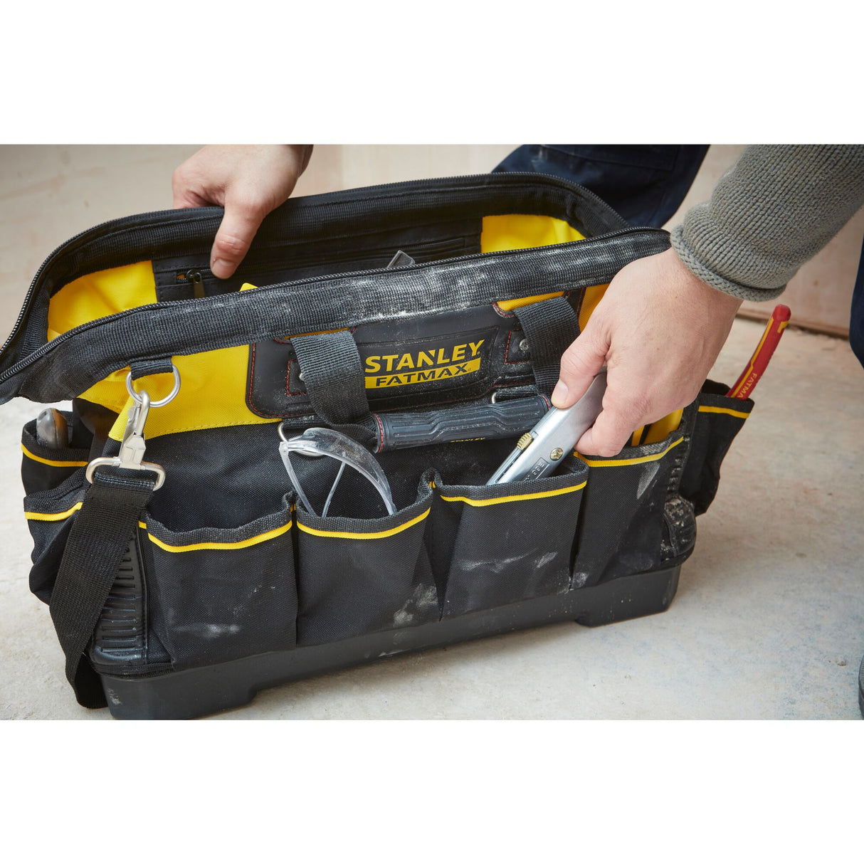 STANLEY FATMAX Sac à outils 45cm base rigide 1-93-950