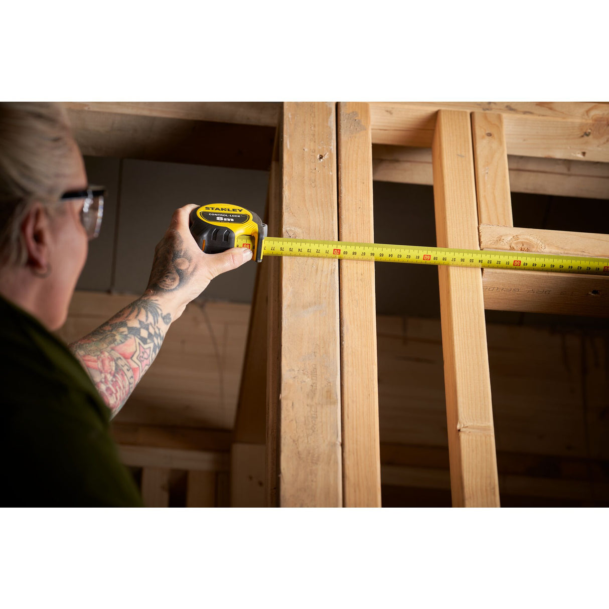 STANLEY Mètre ruban 8m double marquage magnétique système Finger Brake ControlLock Blade Armor STHT37232-0