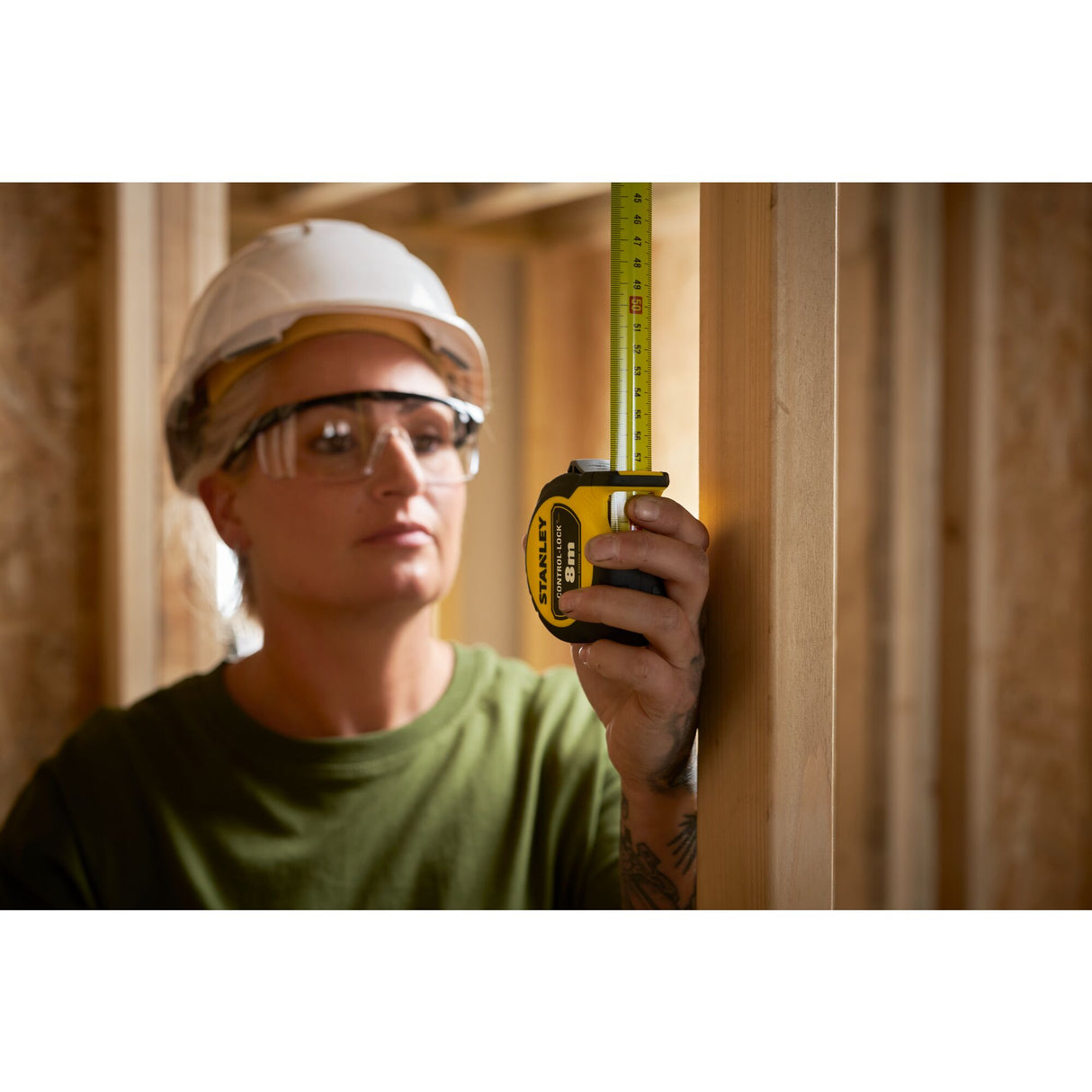 STANLEY Mètre ruban 8m double marquage magnétique système Finger Brake ControlLock Blade Armor STHT37232-0
