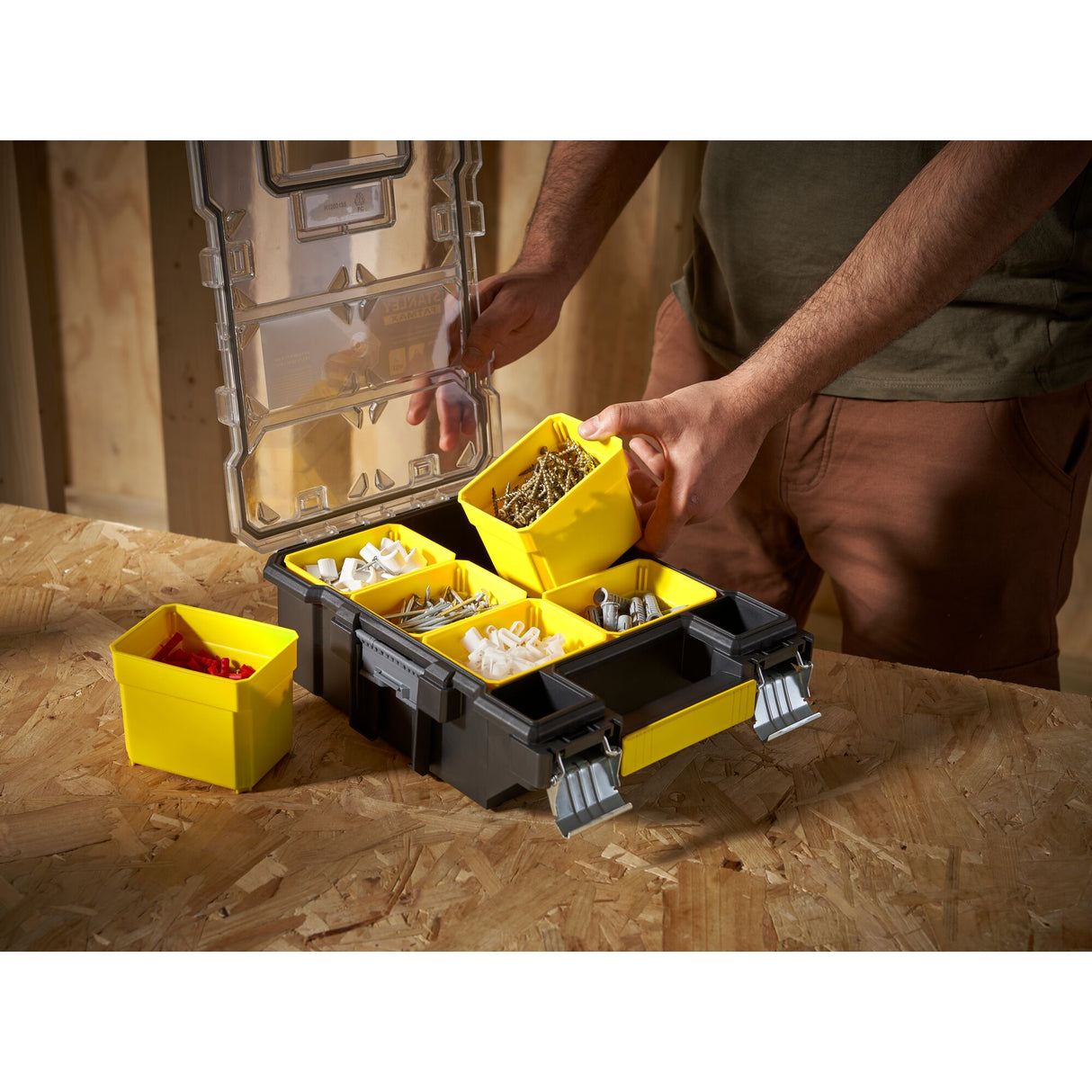 STANLEY FATMAX Organiseur étanche 8 compartiments FMST1-72378