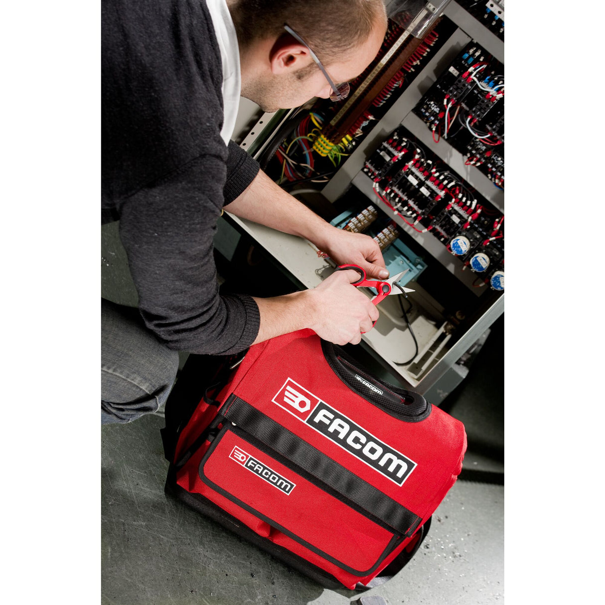 FACOM Ciseaux bi-matière d'électriciens gainé 841A.4