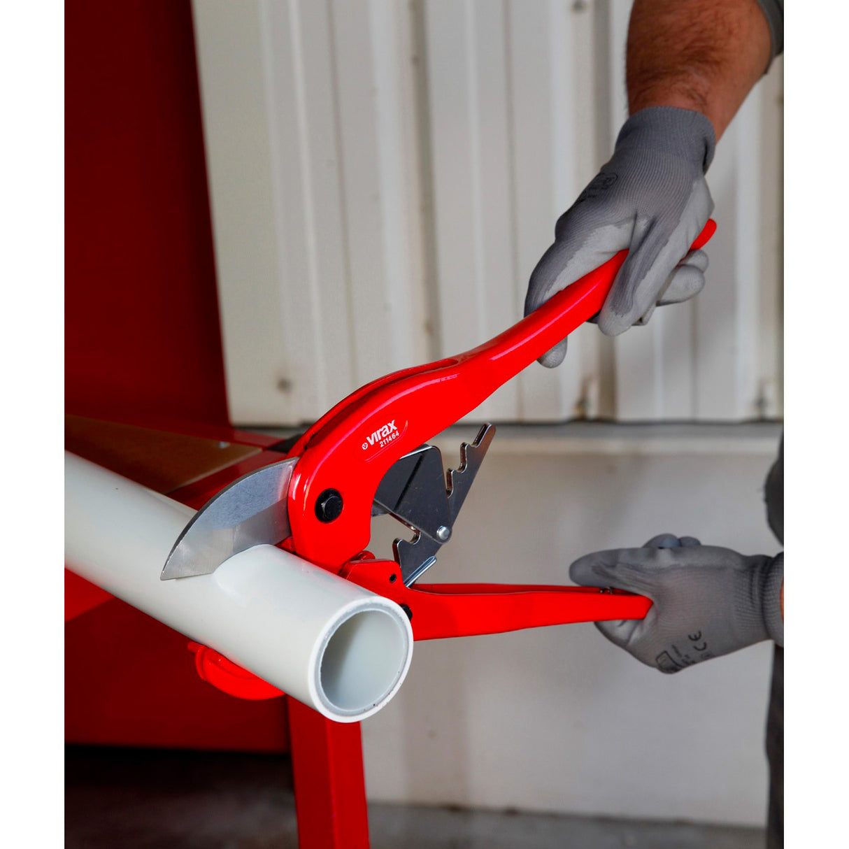 VIRAX Coupe-tube plastique 63 mm 211464