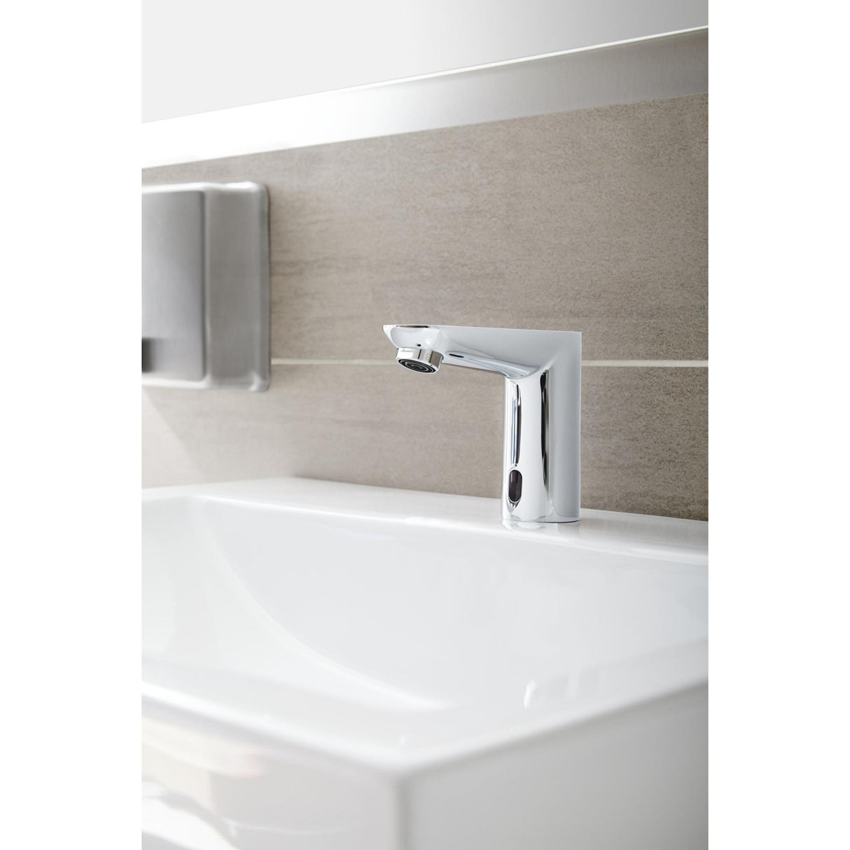 GROHE Mitigeur de lavabo Infrarouge monofluide chrome Euroeco Cosmopolitan E 36269000