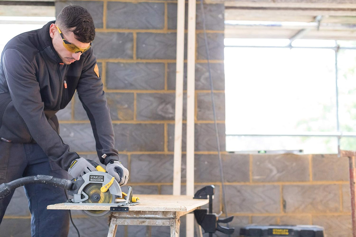 STANLEY FATMAX Scie circulaire filaire 1650W 66mm FME301K-QS