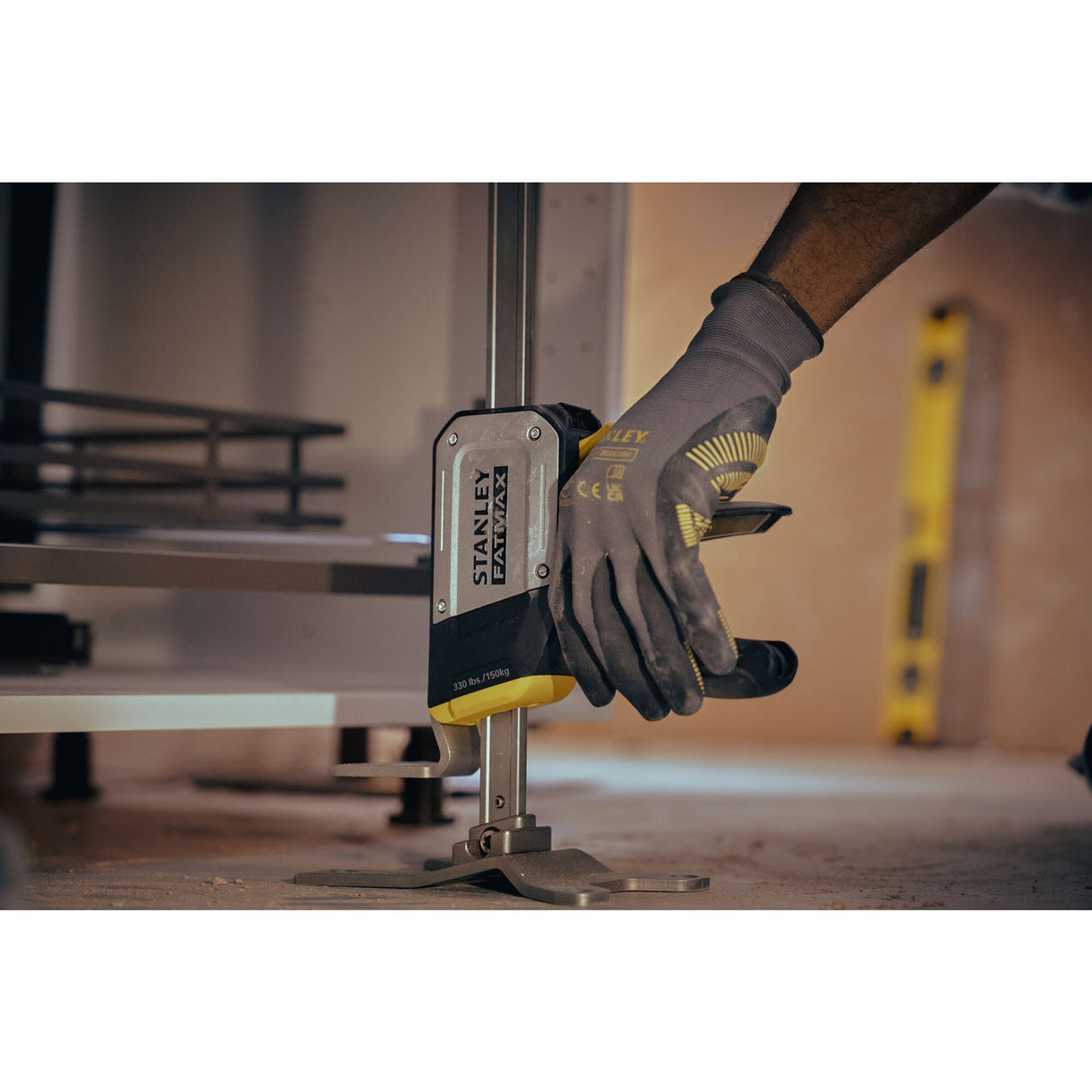 STANLEY Tradelift lève express 150kg levage 1 main FMHT83550-1