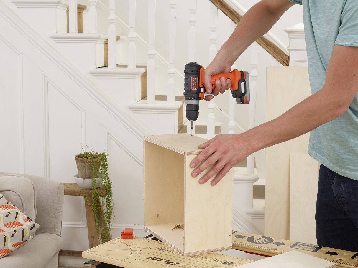 BLACK+DECKER Perceuse-visseuse sans fil 12V batterie 1,5Ah BDCDD12S1-QW