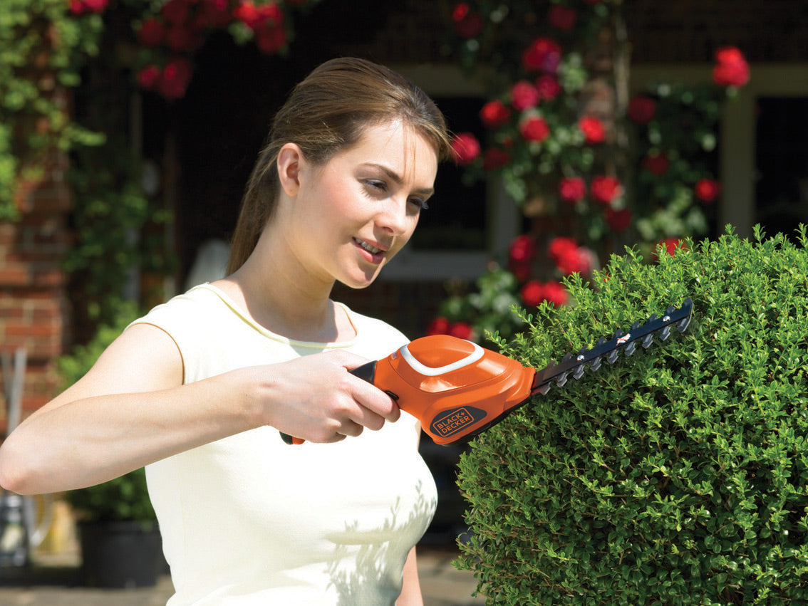 BLACK+DECKER Cisaille sculpte-haies sans fil 7,2V GSL700-QW
