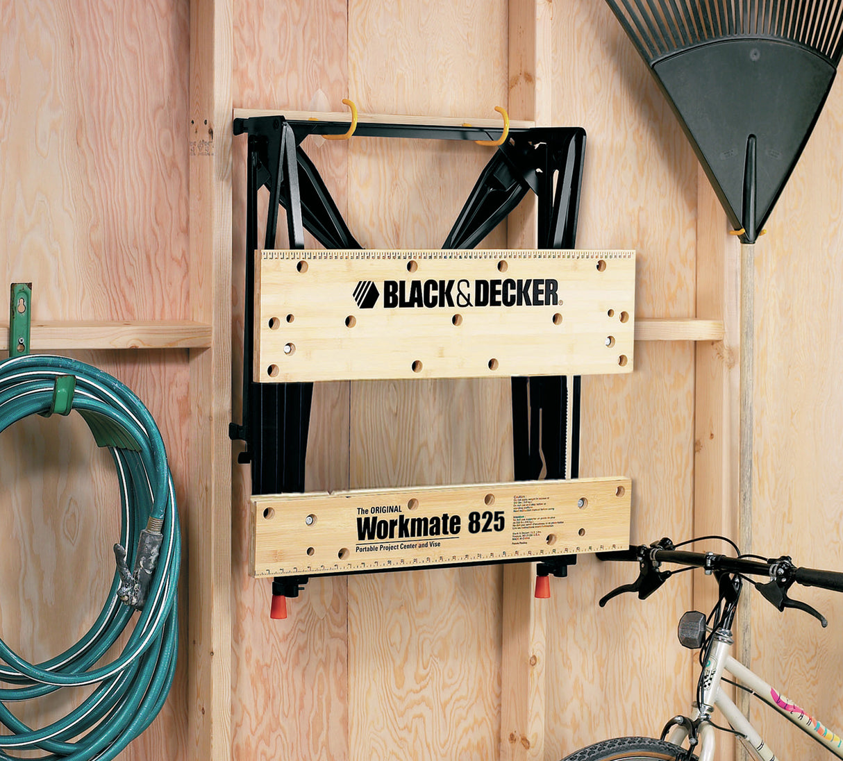 BLACK+DECKER Etabli-étau pliable grand format 74x54,1cm 2 hauteurs WM825-XJ