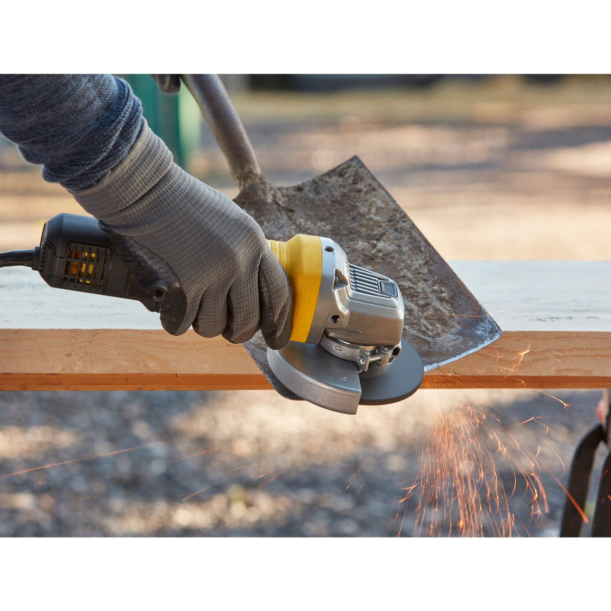 STANLEY FATMAX Meuleuse d'angle filaire 850W 125mm FMEG220K-QS