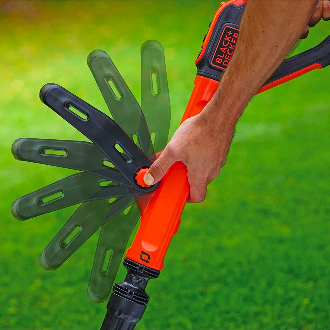 BLACK+DECKER Coupe-bordures sans fil 28cm 18V batterie 2,5Ah PowerCommand BDST182L1-QW