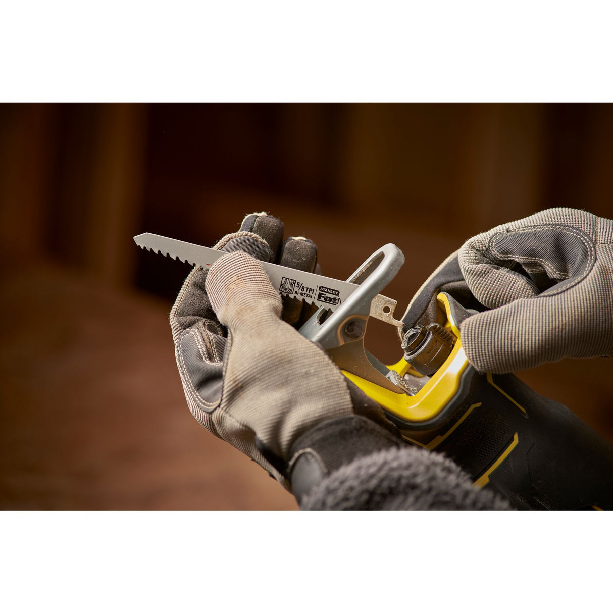 STANLEY FATMAX Scie sabre sans fil 18V 29mm V20 SFMCS310D2K-QW