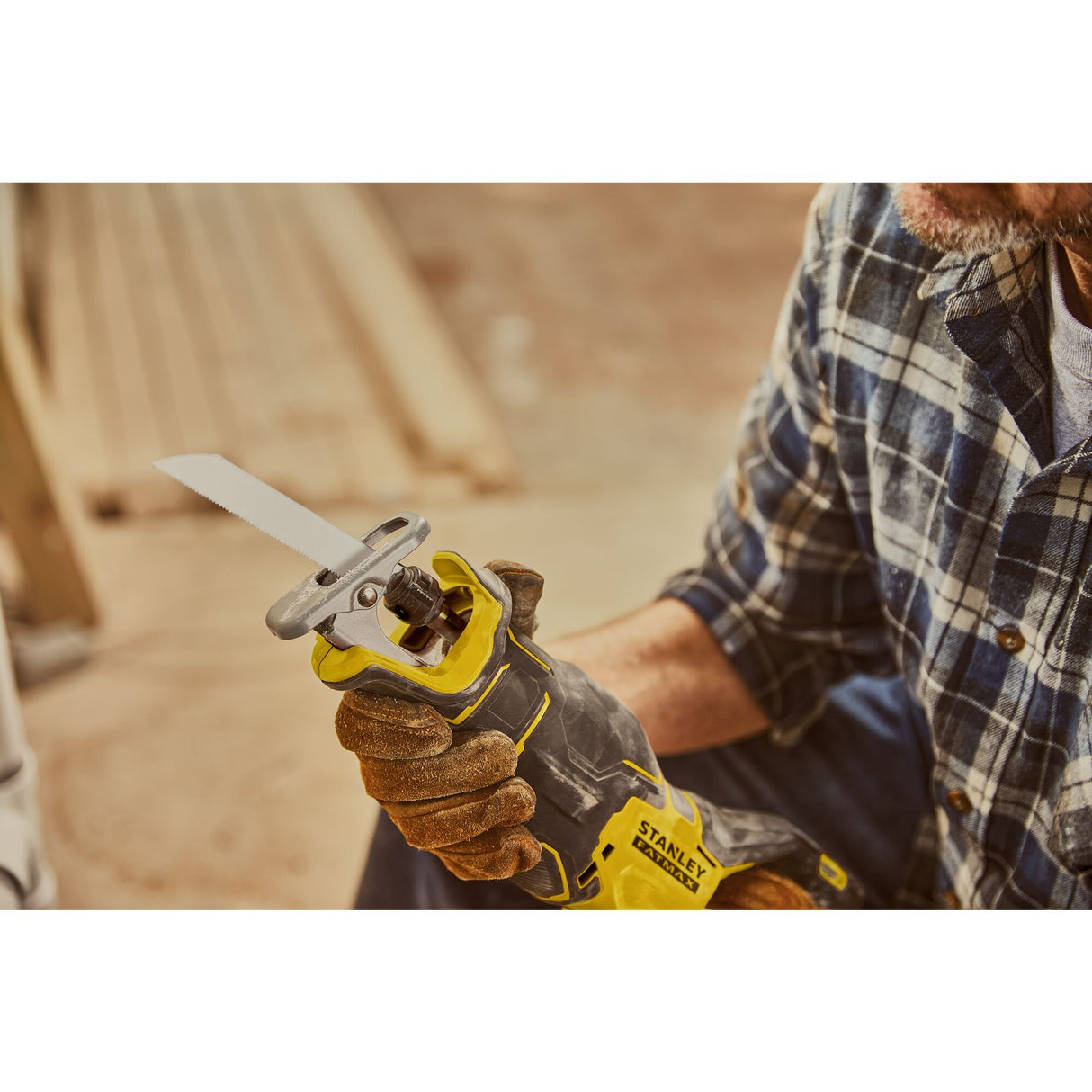 STANLEY FATMAX Scie sabre sans fil 18V 29mm V20 SFMCS310D2K-QW